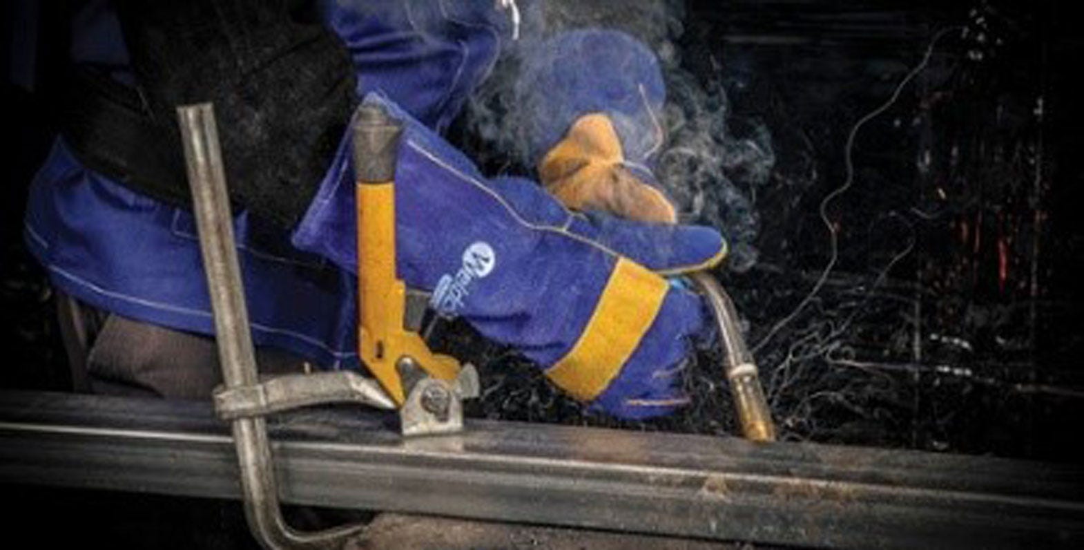 Blue welding gloves with maximum life and comfort